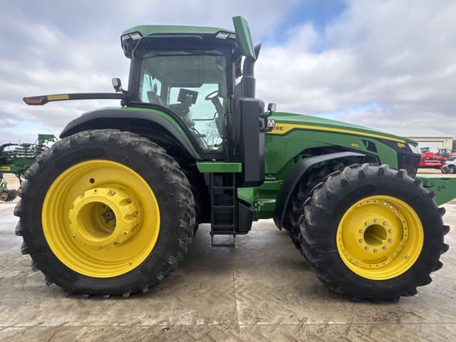 Image of John Deere 8R 410 equipment image 4