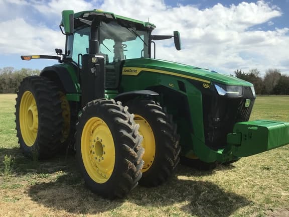 Image of John Deere 8R 410 equipment image 2