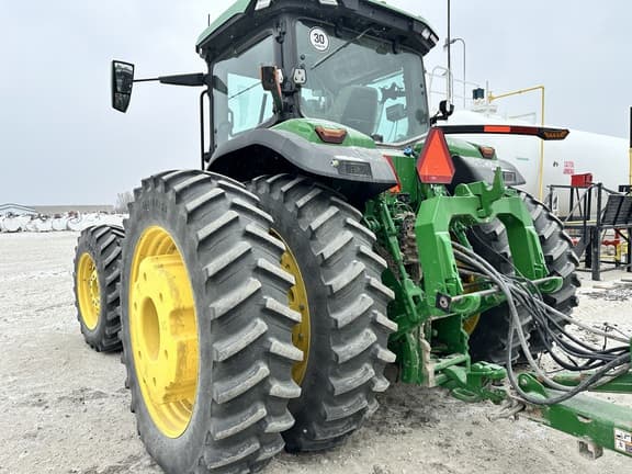 Image of John Deere 8R 410 equipment image 4