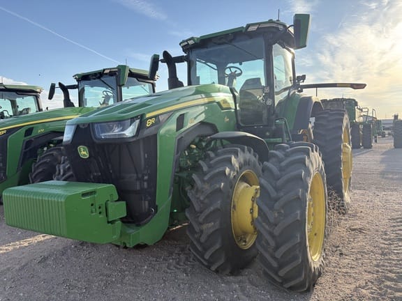 2025 John Deere 8R 410 Equipment Image0