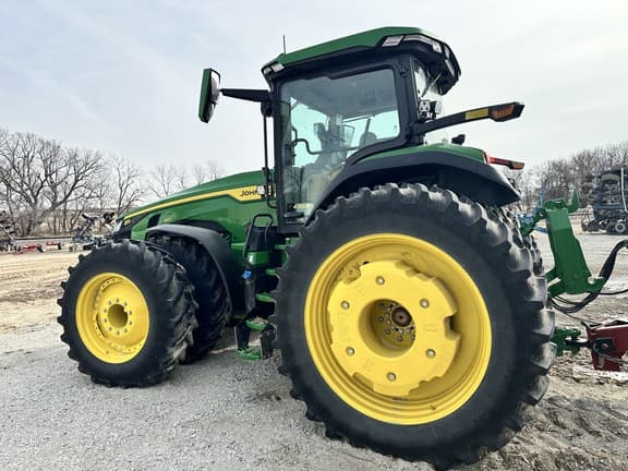 Image of John Deere 8R 410 equipment image 2