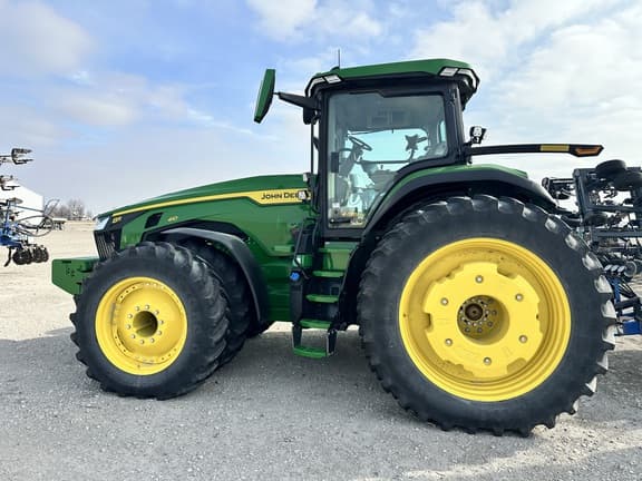 Image of John Deere 8R 410 equipment image 2