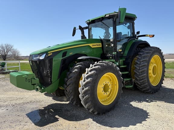 Image of John Deere 8R 410 equipment image 2