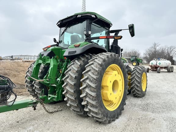 Image of John Deere 8R 410 equipment image 4