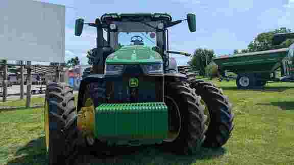 Image of John Deere 8R 410 equipment image 2
