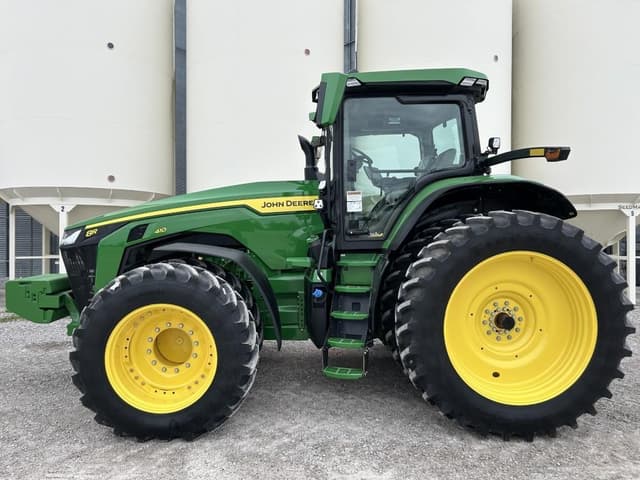 Image of John Deere 8R 410 equipment image 2