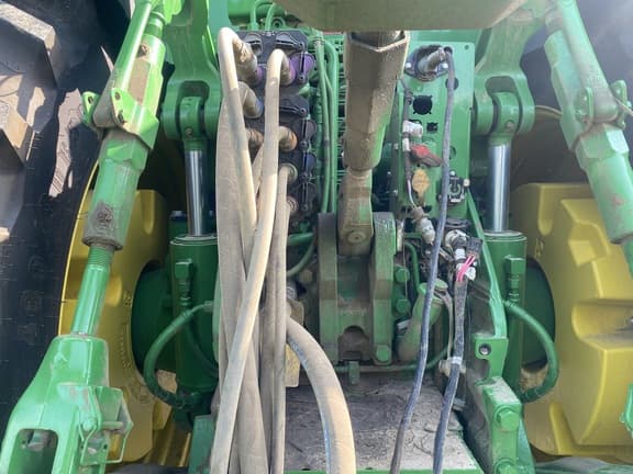 Image of John Deere 8R 410 equipment image 4