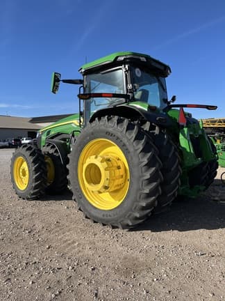Image of John Deere 8R 410 equipment image 4
