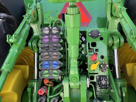 Image of John Deere 8R 410 Image 1