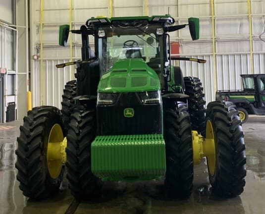 Image of John Deere 8R 410 equipment image 2