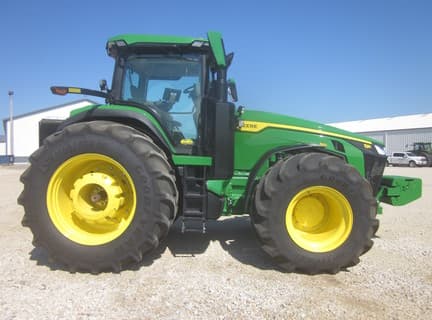Image of John Deere 8R 410 equipment image 4