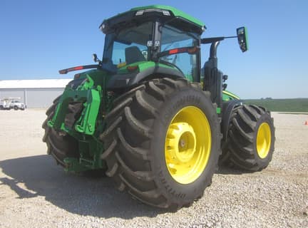 Image of John Deere 8R 410 equipment image 2