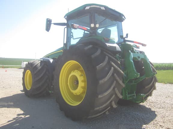 Image of John Deere 8R 410 equipment image 4