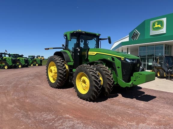 Image of John Deere 8R 410 equipment image 2