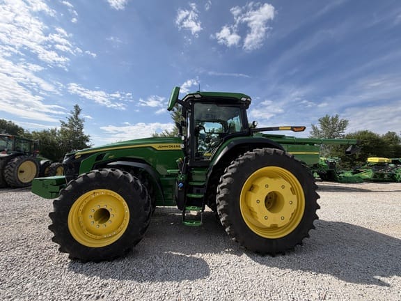 2025 John Deere 8R 410 Equipment Image0