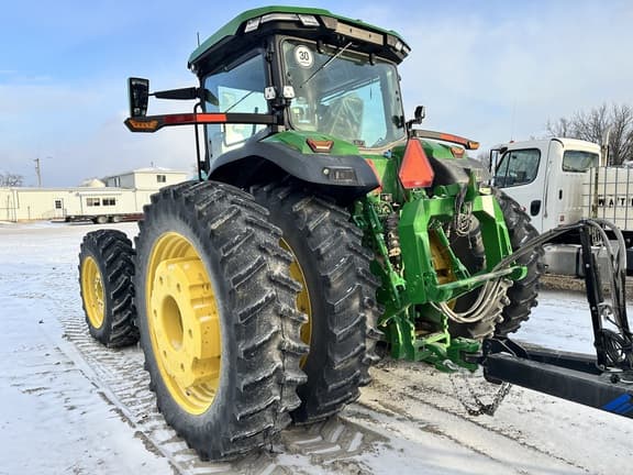 Image of John Deere 8R 410 equipment image 4