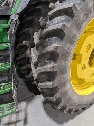 Image of John Deere 8R 410 equipment image 4