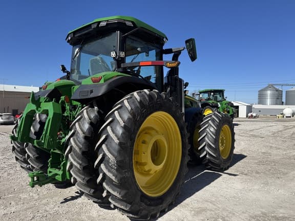 Image of John Deere 8R 410 equipment image 4