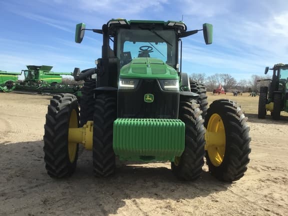 Image of John Deere 8R 410 equipment image 4
