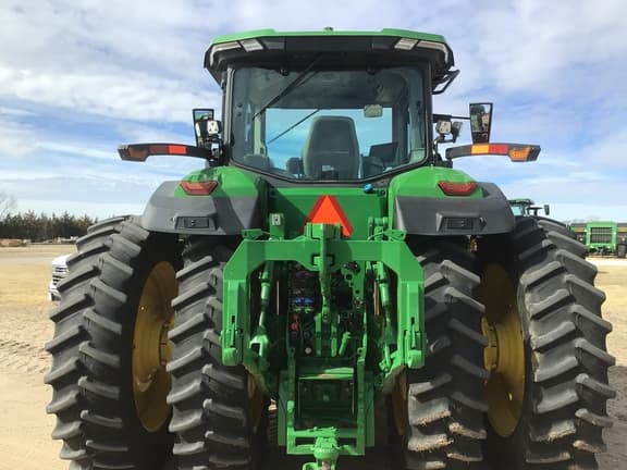 Image of John Deere 8R 410 equipment image 4