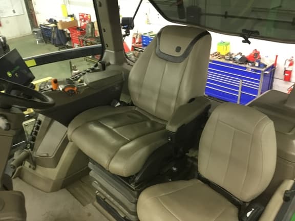 Image of John Deere 8RT 340 equipment image 3