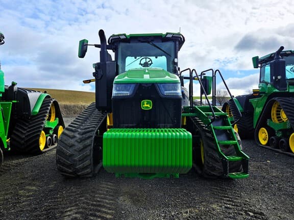 Image of John Deere 8RT 410 equipment image 4