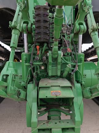 Image of John Deere 8RT 410 equipment image 4