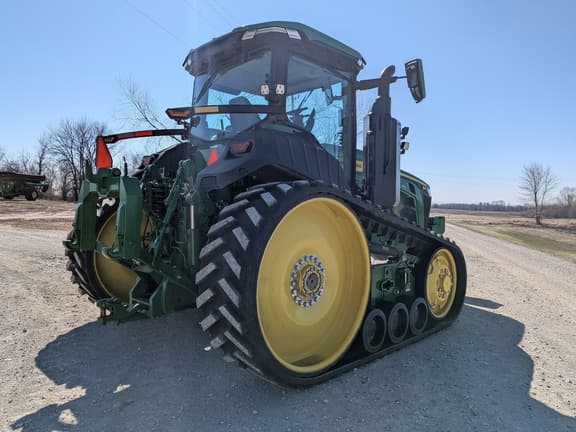 Image of John Deere 8RT 410 equipment image 4