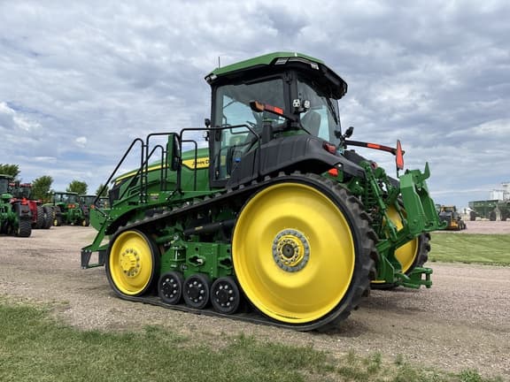 Image of John Deere 8RT 410 equipment image 2