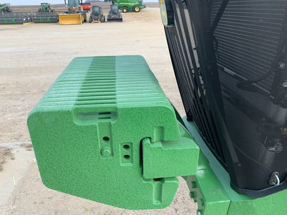 Image of John Deere 8RT 410 equipment image 4