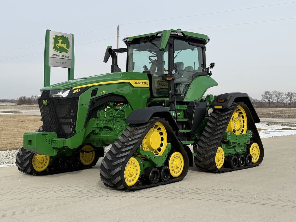 2025 John Deere 8RX 370 Equipment Image0