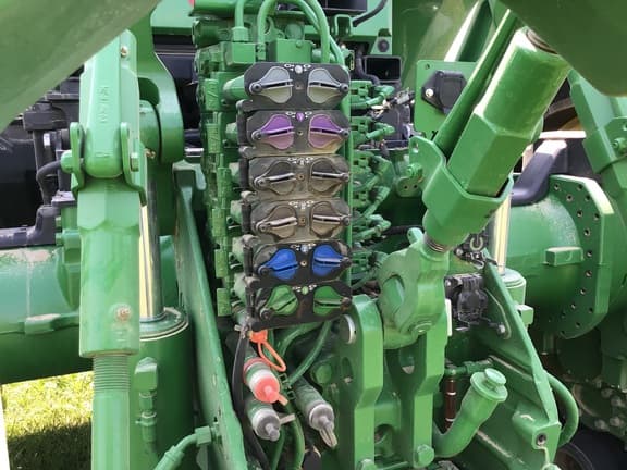 Image of John Deere 8RX 410 equipment image 3
