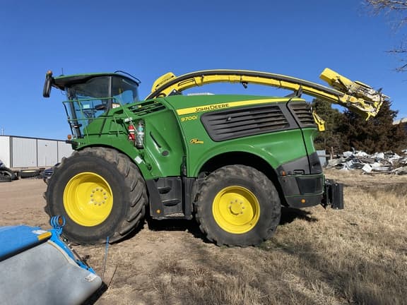 Image of John Deere 9700 equipment image 2