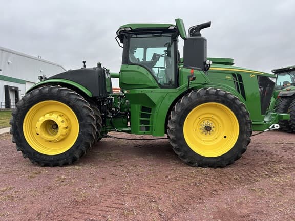 Image of John Deere 9R 390 equipment image 2