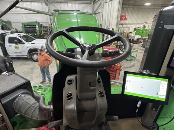 Image of John Deere 9R 440 equipment image 3