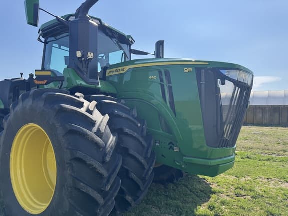 Image of John Deere 9R 440 equipment image 1