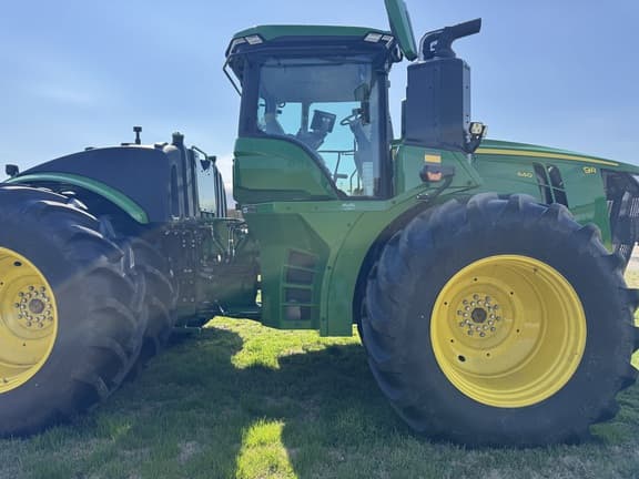 Image of John Deere 9R 440 equipment image 2