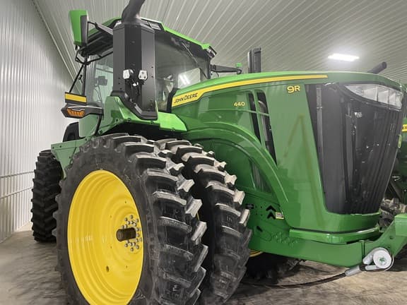 Image of John Deere 9R 440 equipment image 1