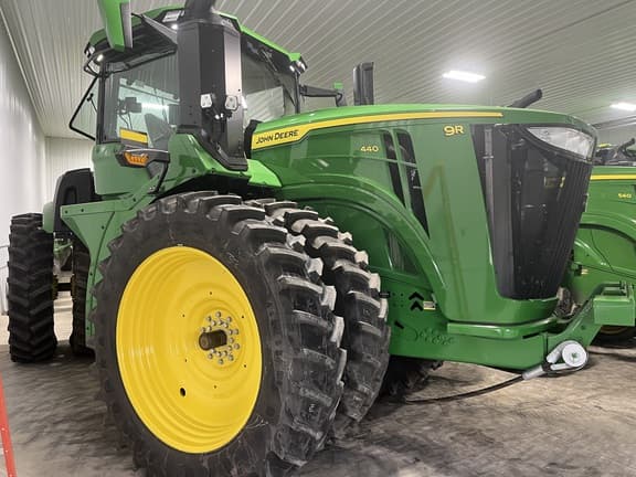 Image of John Deere 9R 440 equipment image 2