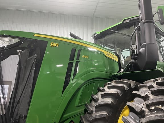 Image of John Deere 9R 440 equipment image 4
