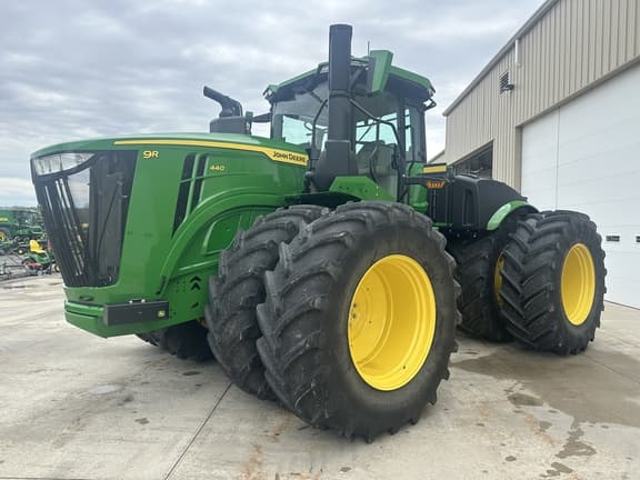 Image of John Deere 9R 440 equipment image 1