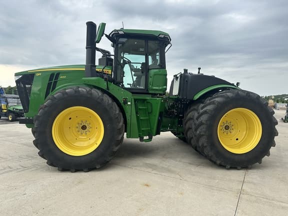 Image of John Deere 9R 440 equipment image 2