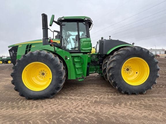 Image of John Deere 9R 490 equipment image 1