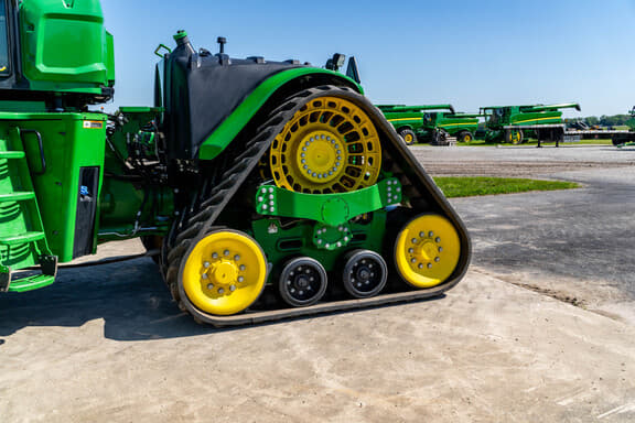 Image of John Deere 9RX 640 equipment image 2