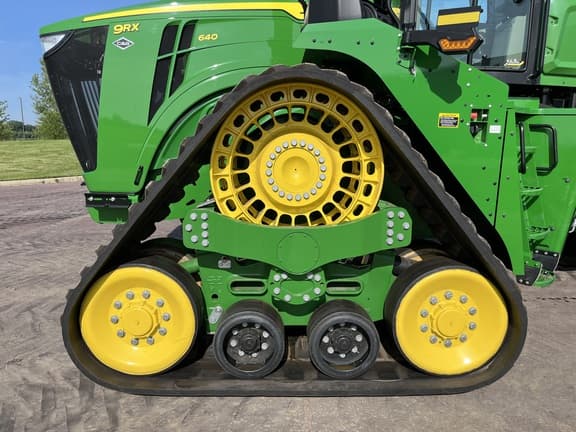 Image of John Deere 9RX 640 equipment image 4