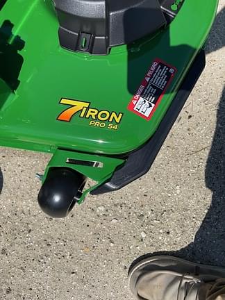 Image of John Deere Q820M equipment image 3