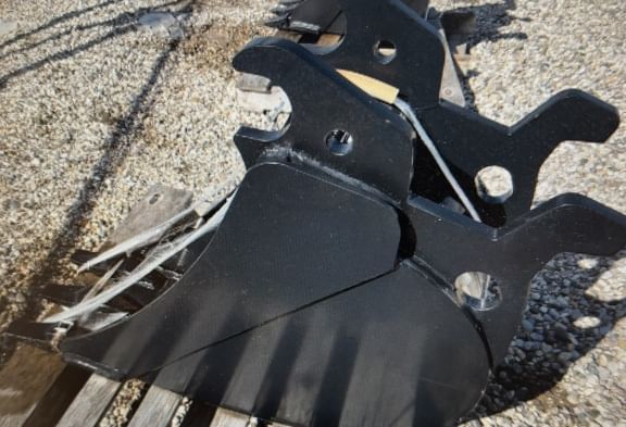 2025 John Deere BYT10987 Equipment Image0