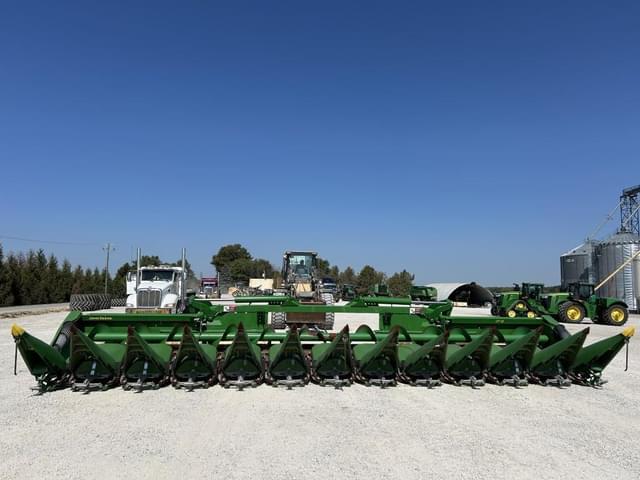 Image of John Deere C12F equipment image 2
