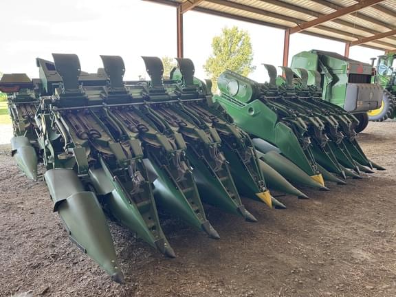 Image of John Deere C18F Primary image