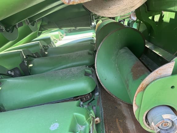 Image of John Deere C18F equipment image 4